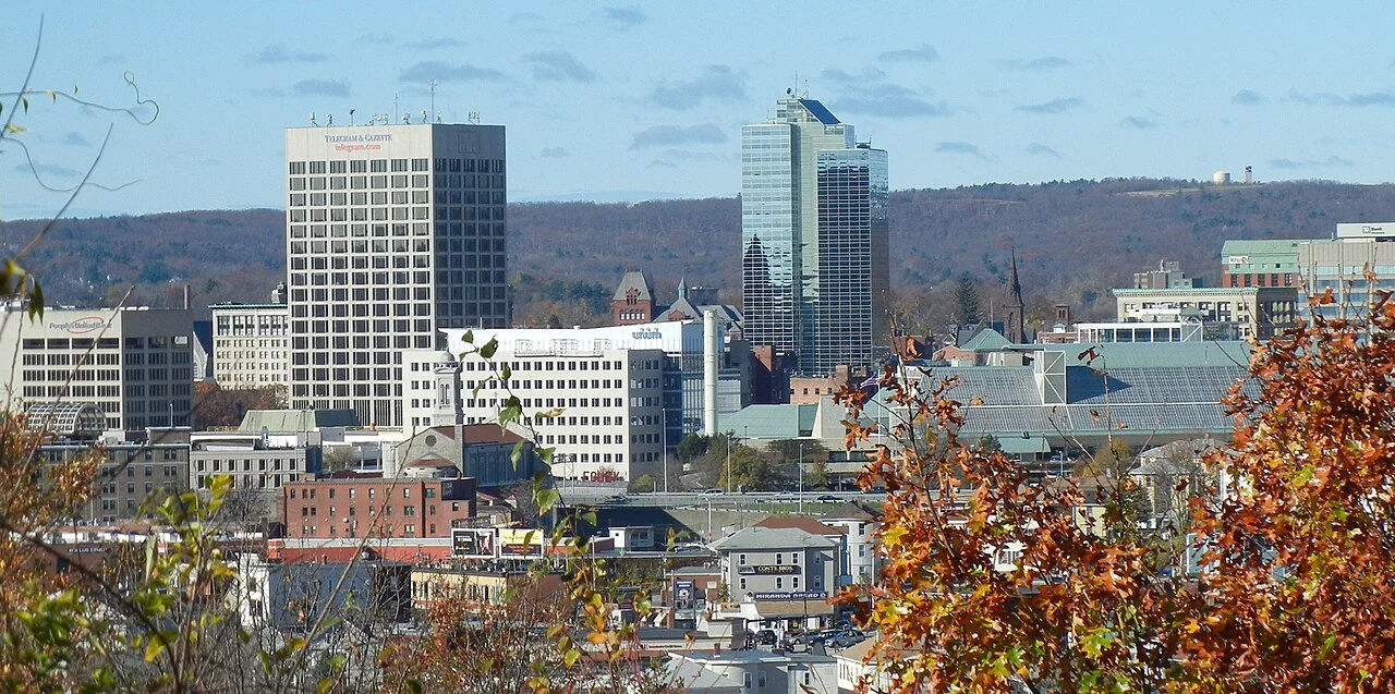 Worcester commercial buildings served by local commercial roofers